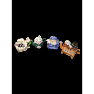 4 World Bazaars Inc 1994 and 1995 Dog and Cat Tea Pots